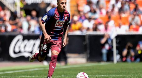 España: Fabián Orellana perdió penal en derrota del Eibar ante la Real Sociedad