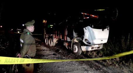 Desconocidos queman tres camiones y una grúa en Cañete