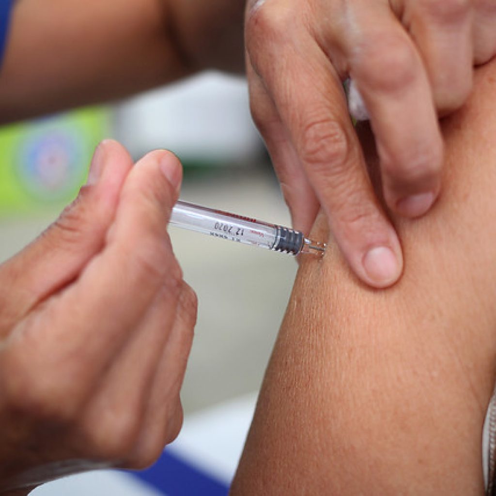 Nueva York investiga a clínica por ofrecer vacunas de manera "fraudulenta"