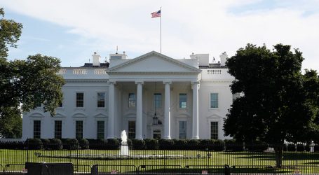 Casa Blanca anunció que el vicepresidente Pence recibirá la vacuna este viernes