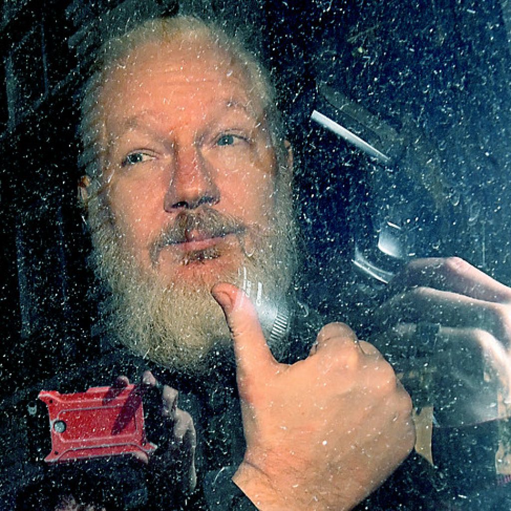 Justicia de Reino Unido niega la libertad bajo fianza a Assange