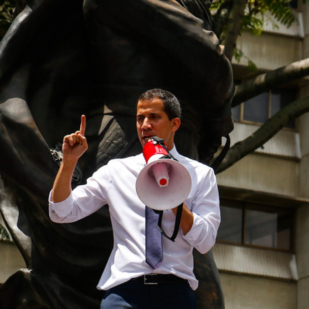 La UE deja en manos de estados miembros "estatus" de Juan Guaidó