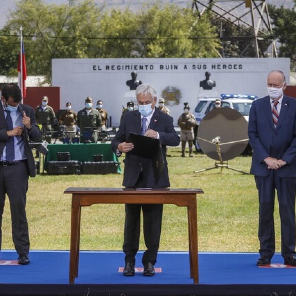 Piñera firma decreto que permite a FF.AA apoyar en control de migración ilegal