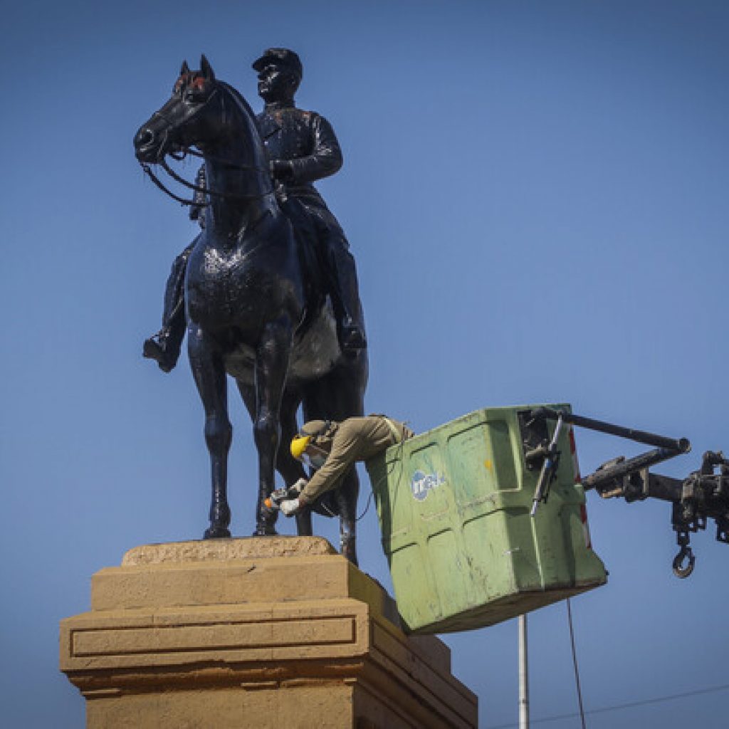 CMN determina que monumento a Baquedano sea removido para su restauración