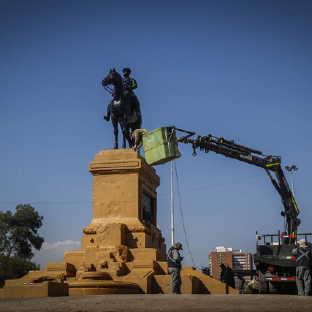 Estatua del general Baquedano: Guevara acatará determinación del CMN