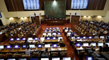 Diputados critican que Minsal deje de financiar especialidades médicas críticas