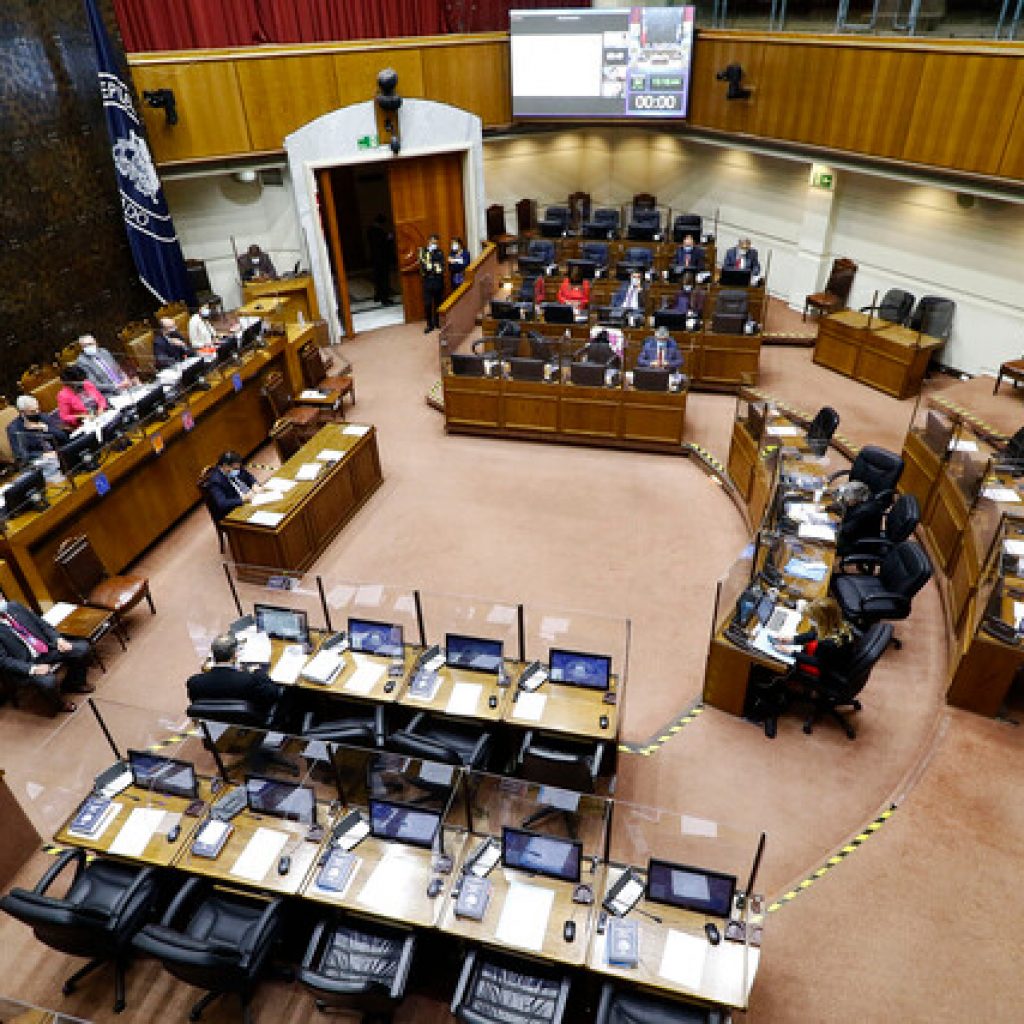 Cambio del orden de apellidos quedó listo para votarse en el Senado