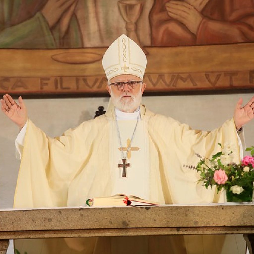 Monseñor Celestino Aós da positivo por Covid-19 y presenta malestares leves