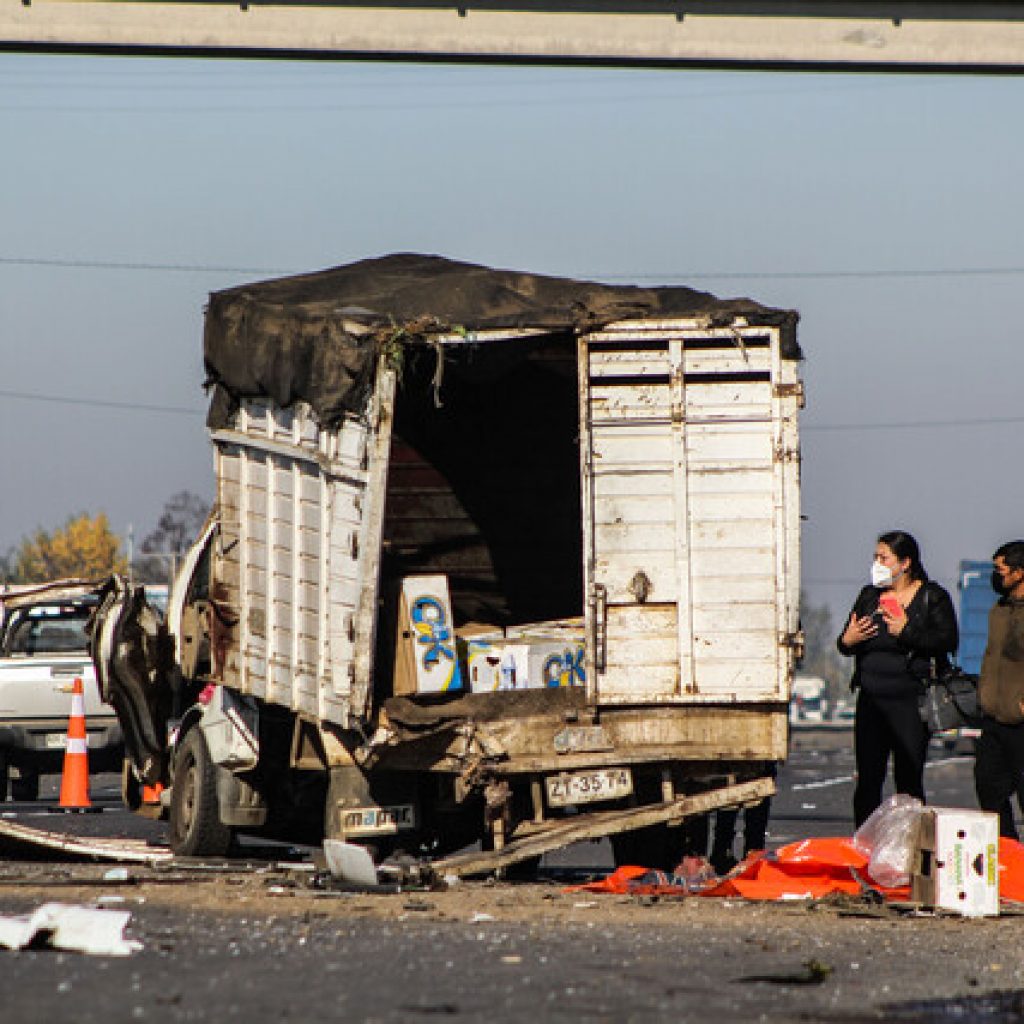 Choque de dos camiones en la Región de Ñuble dejó un saldo de dos fallecidos