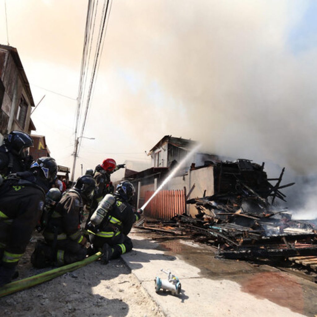 Un muerto y 15 damnificados dejó incendio en campamento en La Florida