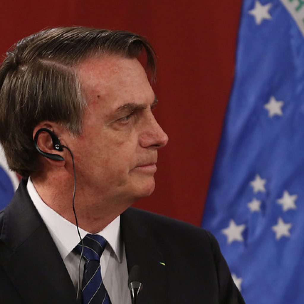 Jair Bolsonaro promete vacunas este año para "todos los brasileños"