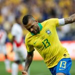 Con Dani Alves como novedad: Braail tiene nómina para enfrentar a Chile