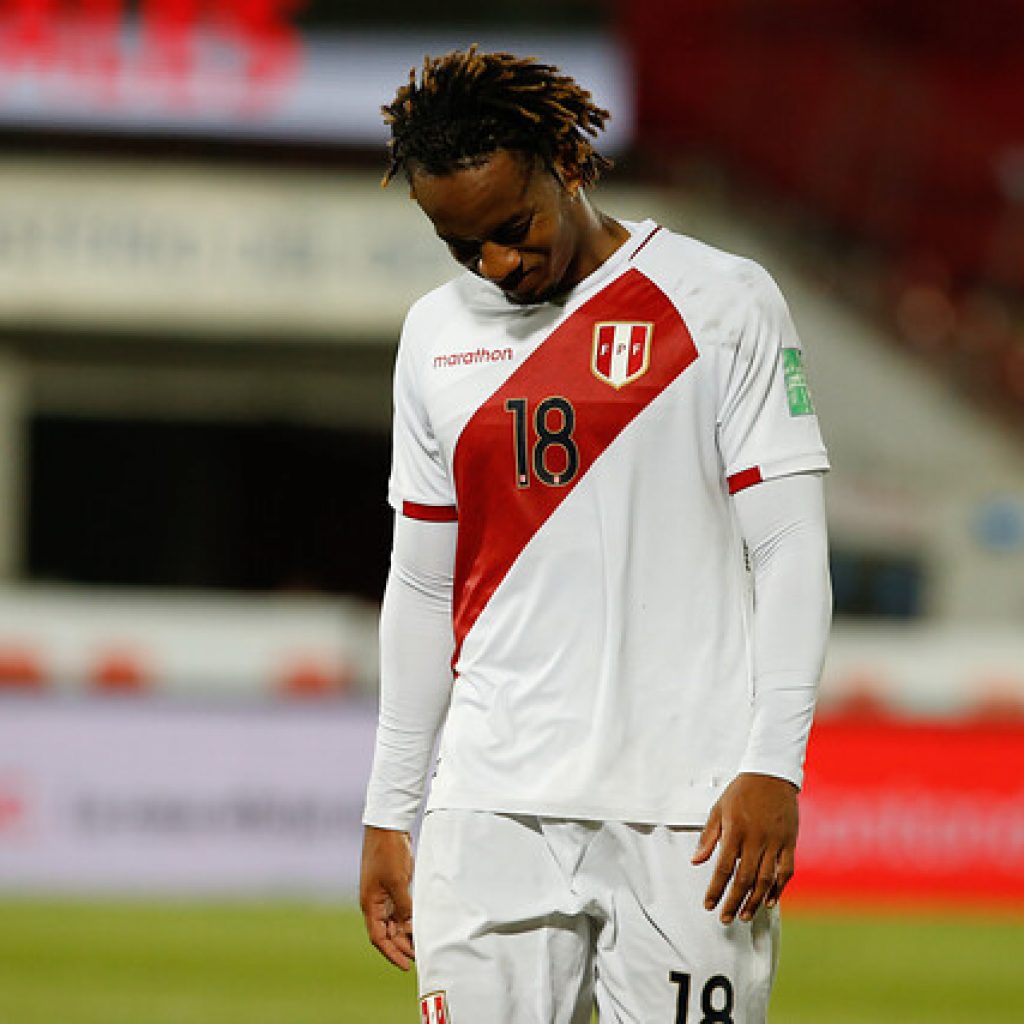 La selección de Perú perdió a André Carrillo para su duelo con la “Roja”