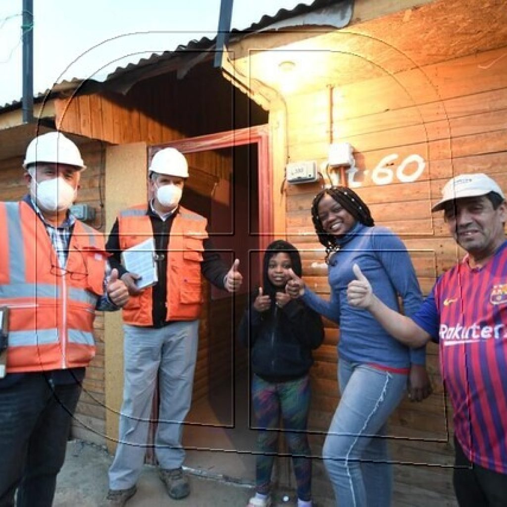 Maipú: Casi 300 familias de campamentos regularizan sus conexiones eléctricas