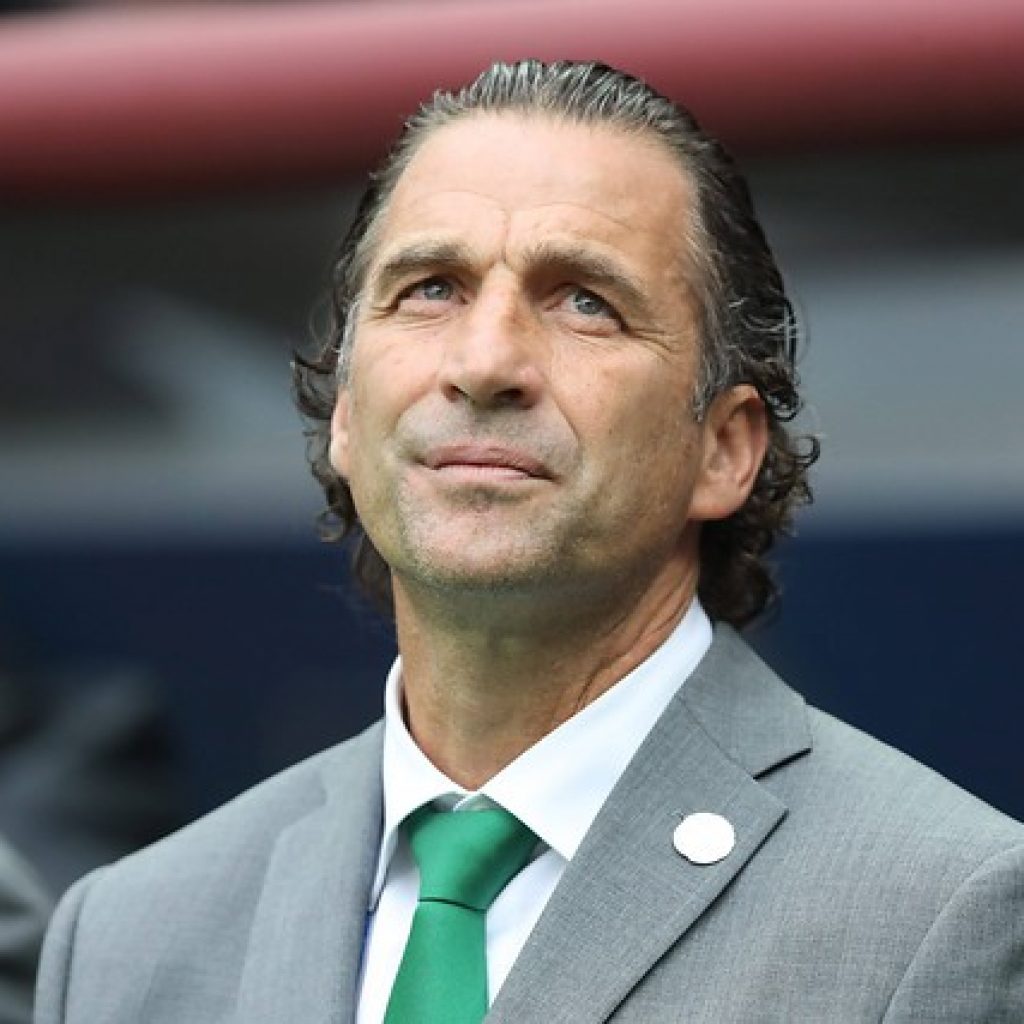 Juan Antonio Pizzi sería el principal candidato para dirigir a U. Católica