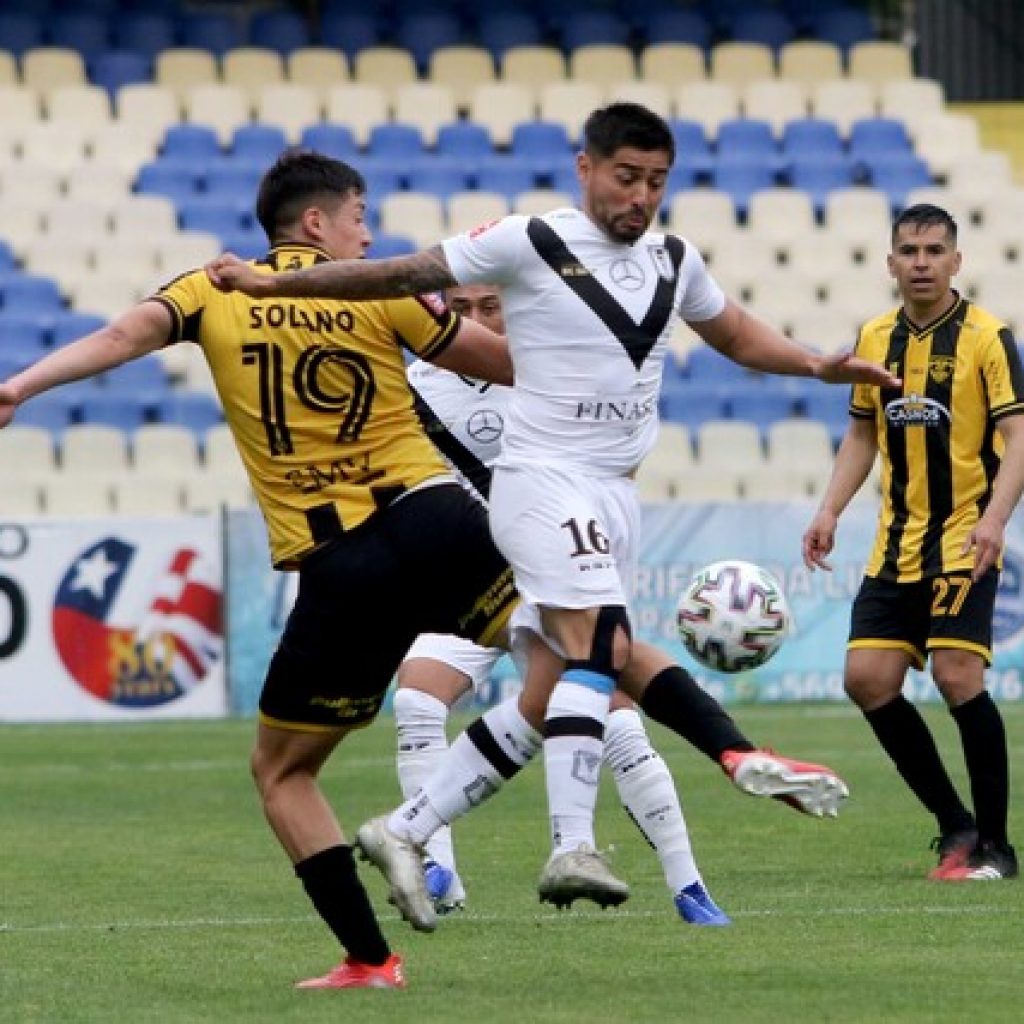 Primera B: Santiago Morning no pudo superar a Fernández Vial