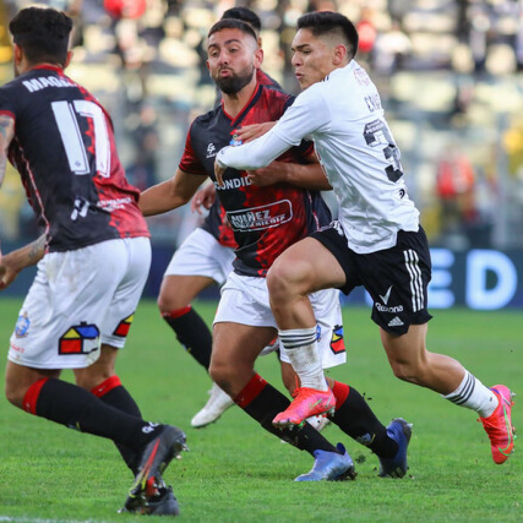 Colo Colo emprendió el viaje al norte para enfrentar a Deportes Antofagasta