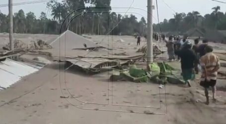 Aumentan a 22 los fallecidos por la erupción del volcán Semeru en Indonesia