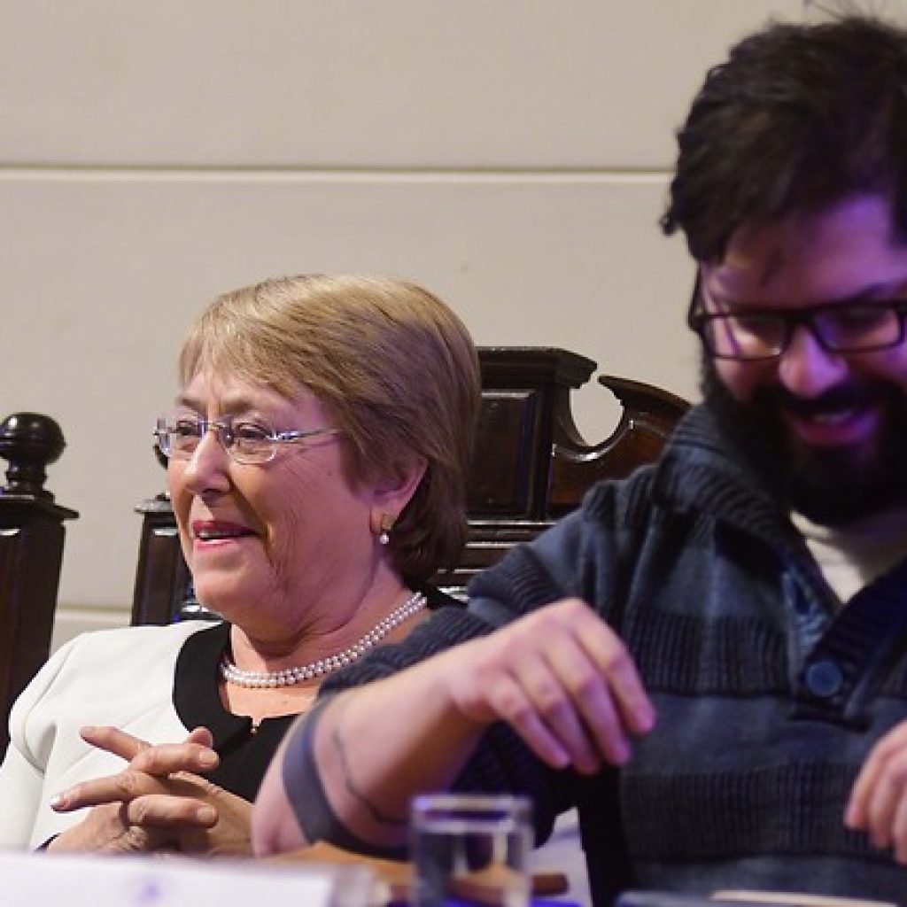 Gabriel Boric y Michelle Bachelet se habrían reunido anoche