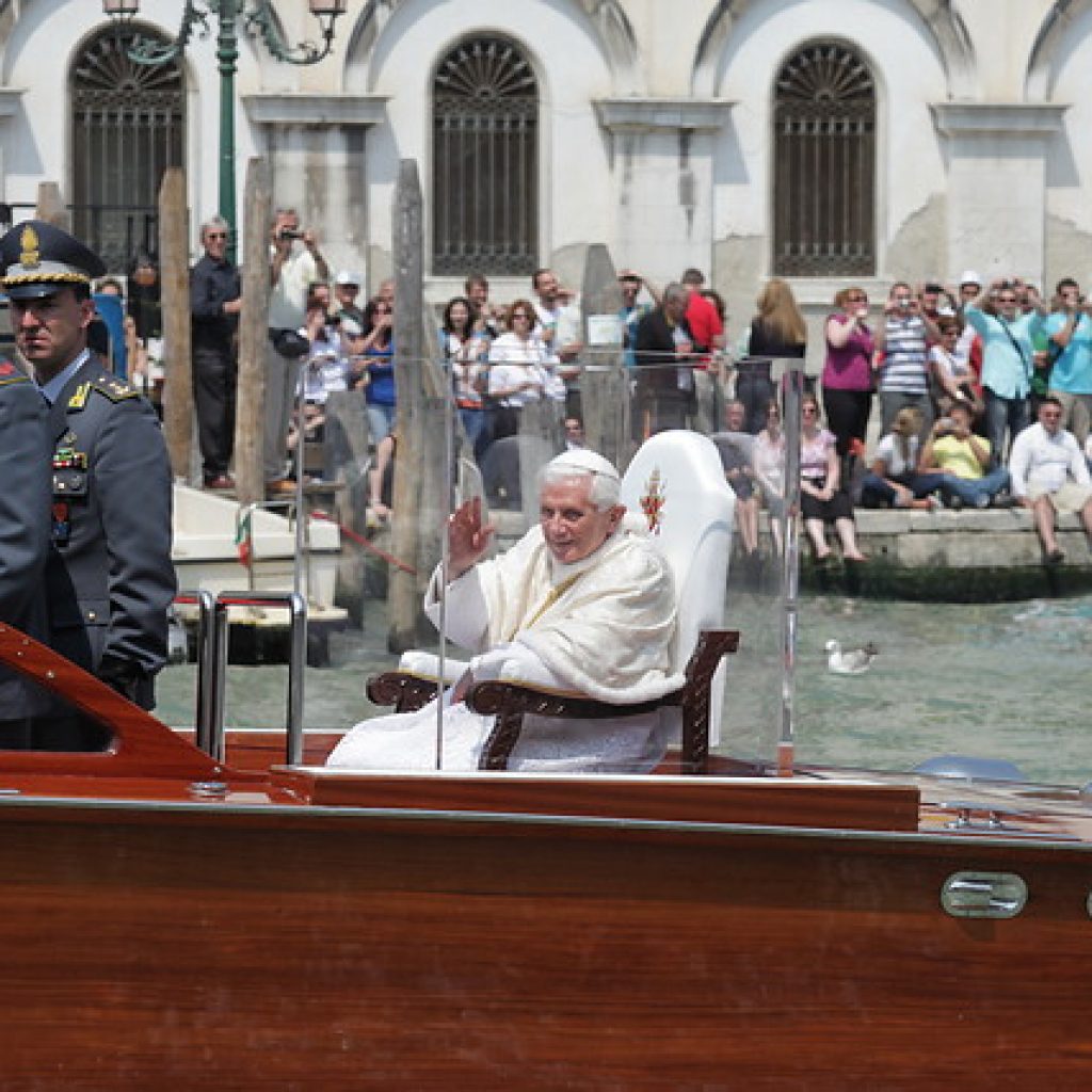 Benedicto XVI pidió perdón a las víctimas de abusos sexuales