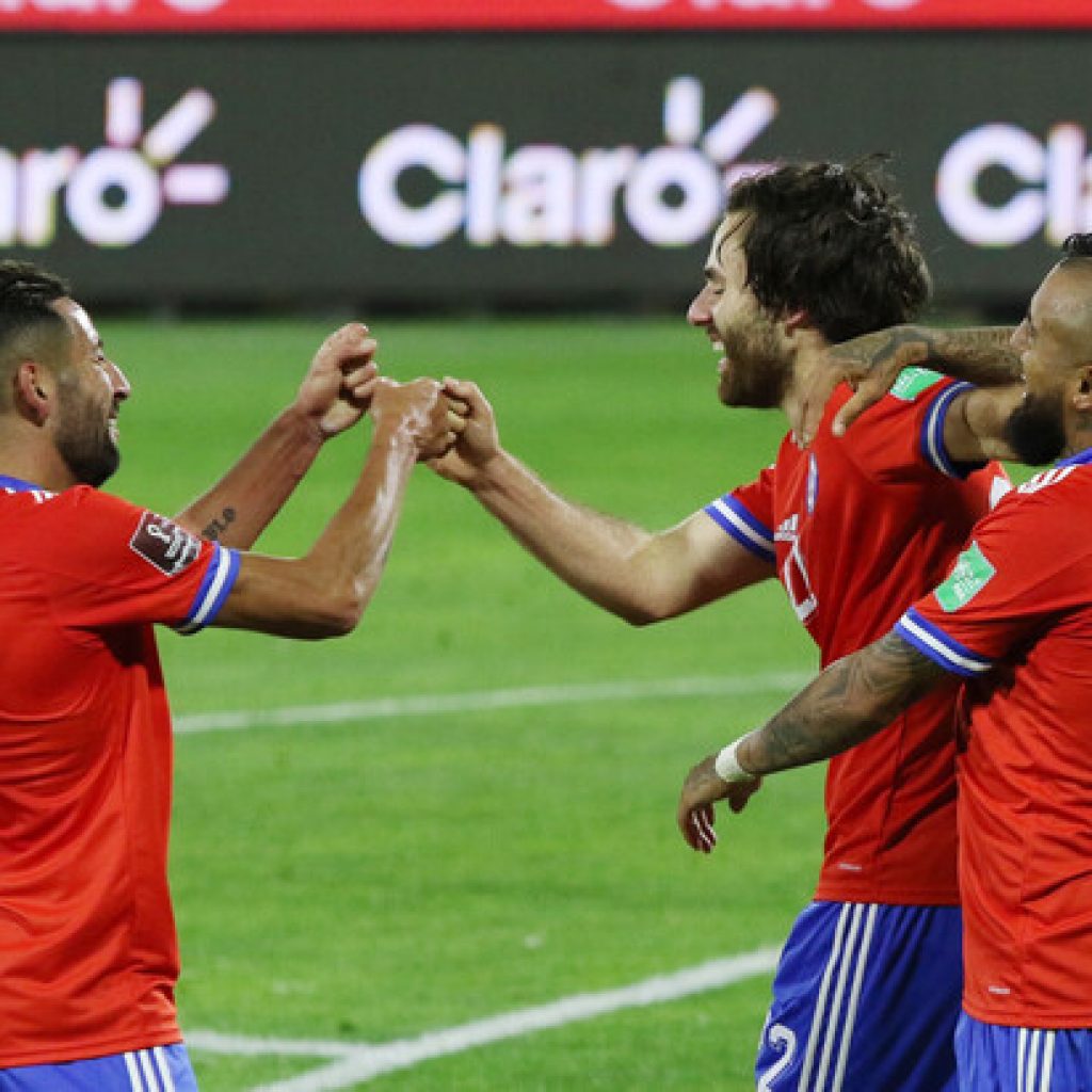 Clasificatorias: La 'Roja' podrá jugar con público el crucial duelo con Uruguay