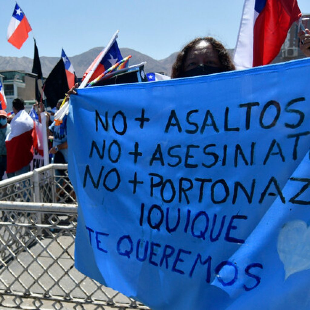 Instalan barricadas en ruta que une Iquique y Alto Hospicio