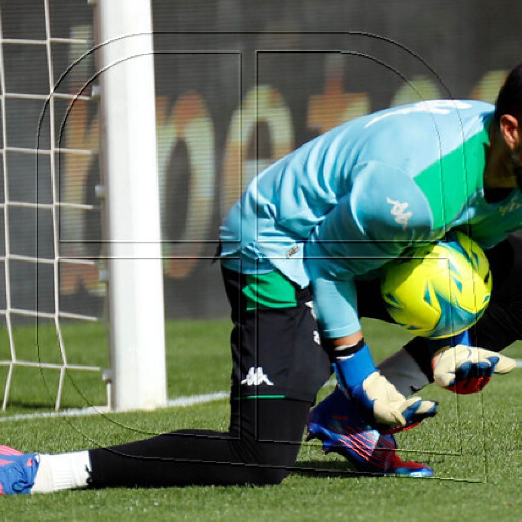 Claudio Bravo se sumó a los entrenamientos del Real Betis