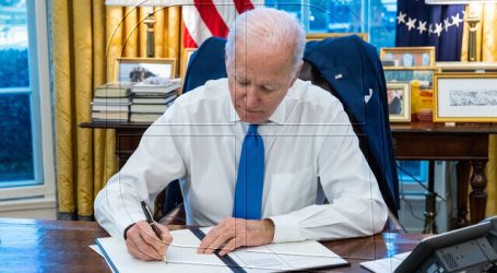 Biden y Macron se comprometen a “hacer que Rusia rinda cuentas”