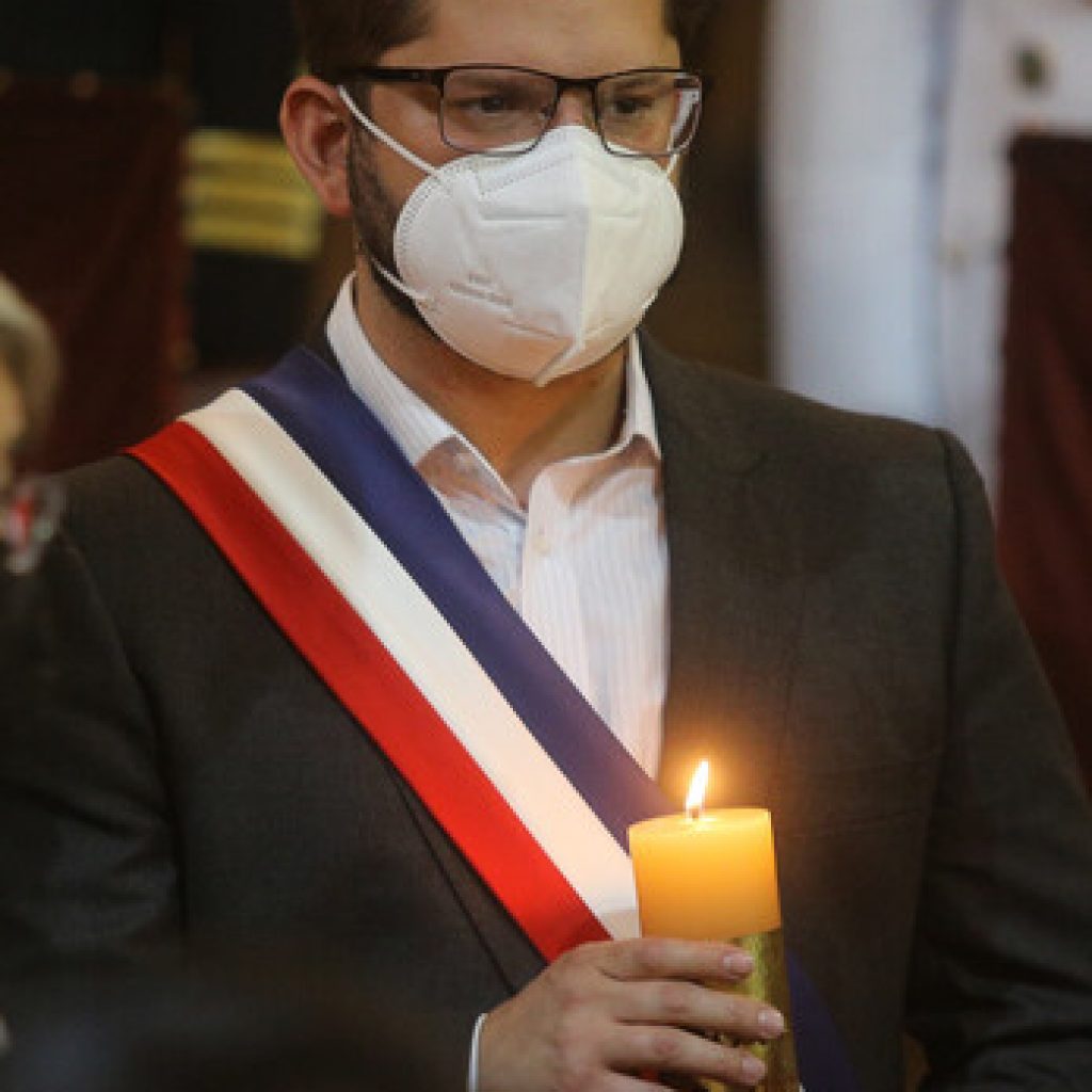 Boric participó de Solemne Oración Ecuménica en la Catedral de Santiago