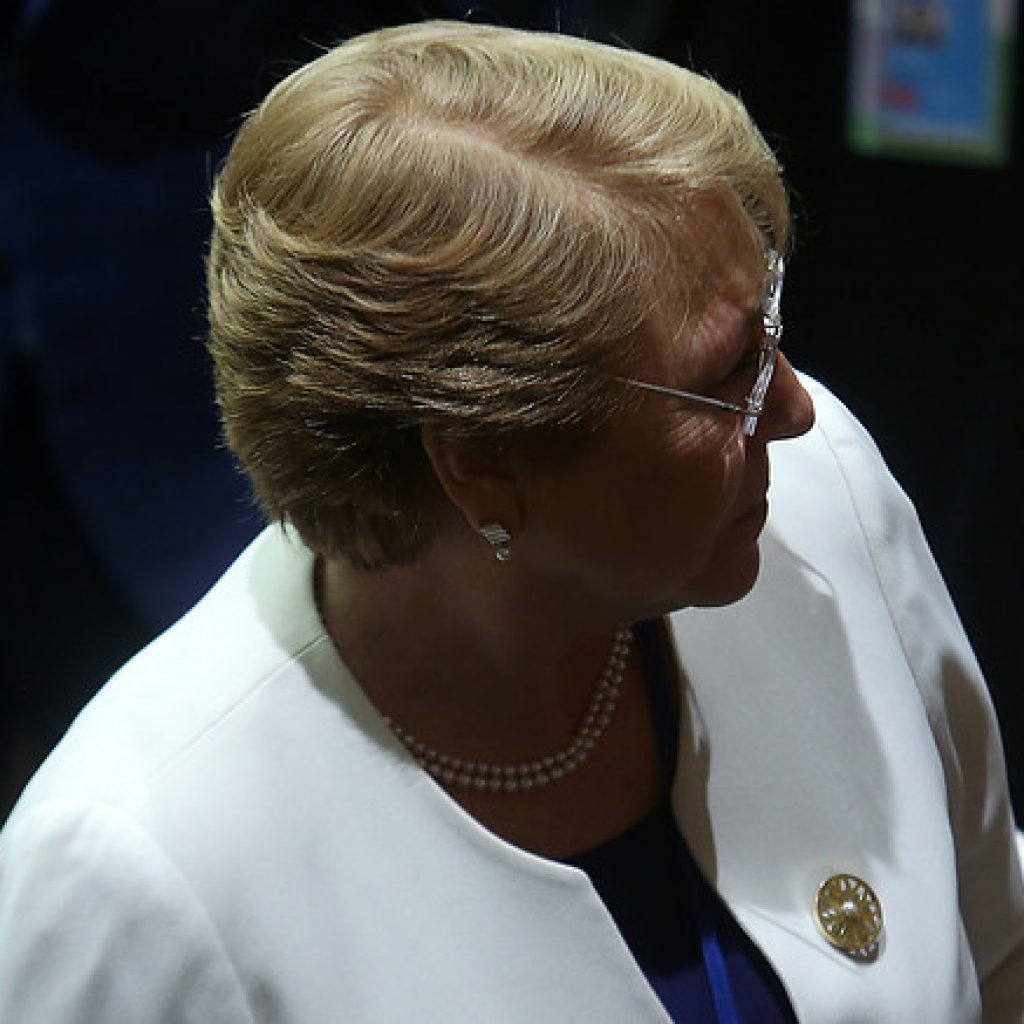 Bachelet lamenta la "profunda crisis" que golpea Birmania